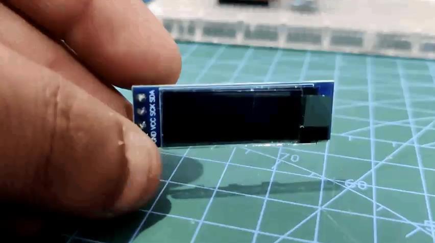 【Arduino 动手做】由ESP32C3驱动的小型便携袖珍温度计图2