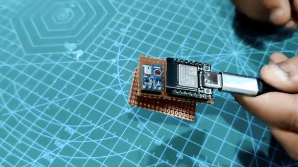 【Arduino 动手做】由ESP32C3驱动的小型便携袖珍温度计图3