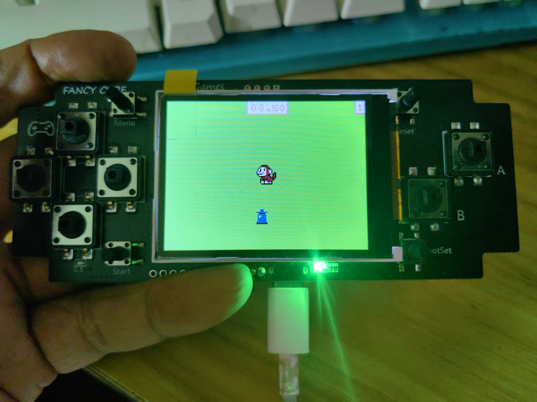 【花雕动手做】RP2040 游戏开发板使用MakeCode Arcade编辑器图1