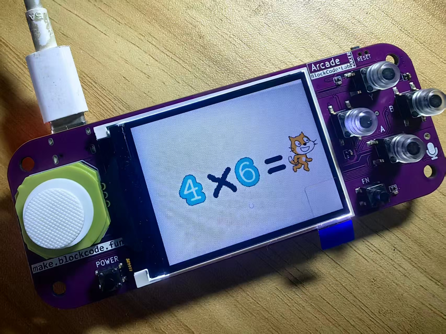【花雕动手做】Scratch 游戏机 ESP32S3 开发板之乘法闯关图2