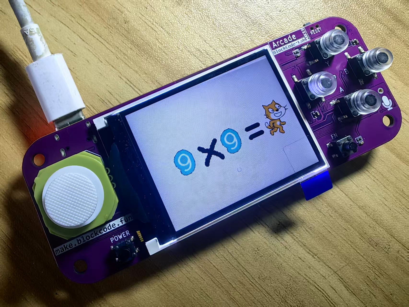 【花雕动手做】Scratch 游戏机 ESP32S3 开发板之乘法闯关图1