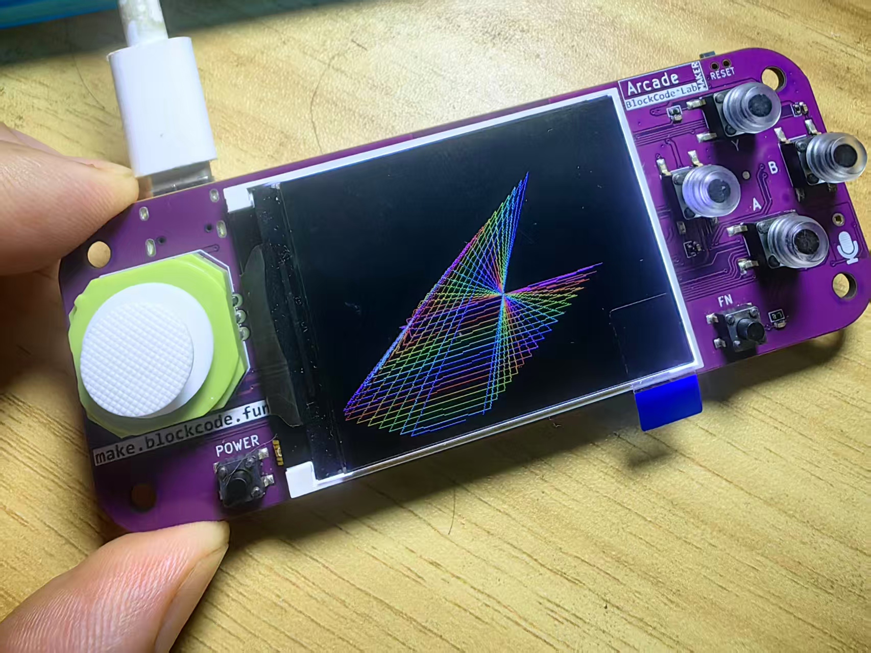 【花雕动手做】Scratch Arcade游戏ESP32S3开发板之随机霓虹线图1