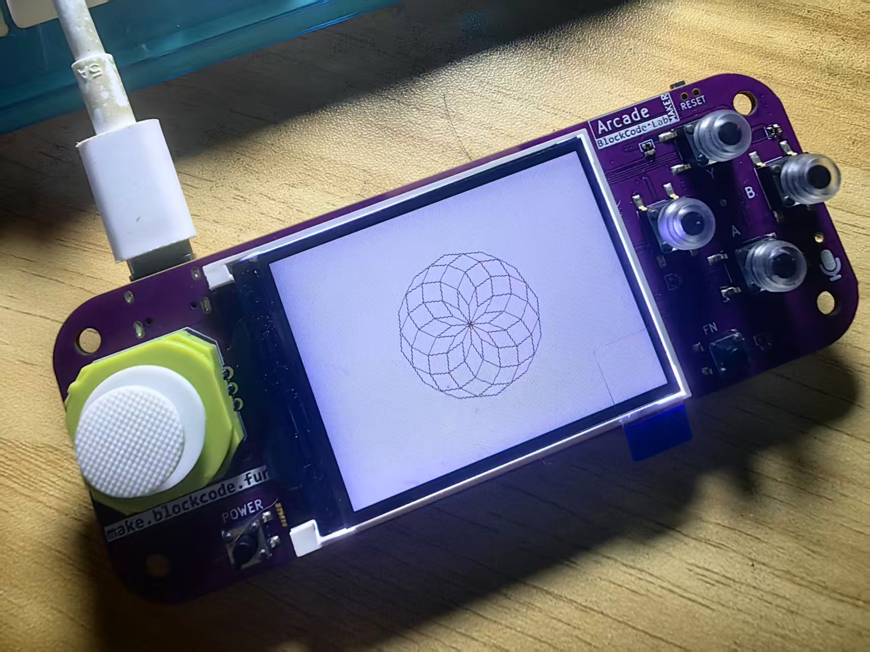 【花雕动手做】Scratch Arcade游戏ESP32S3开发板之组合万花筒图1