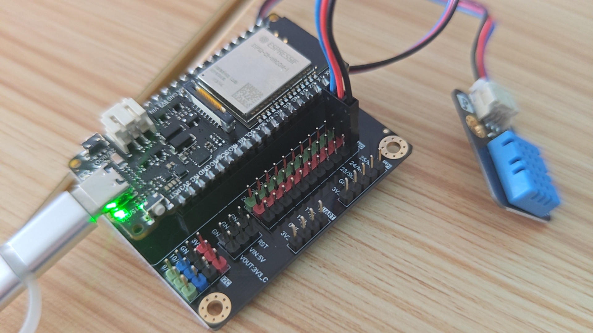 【FireBeetle 2 ESP32-C5】温湿度传感器DHT11感知温湿度封面1