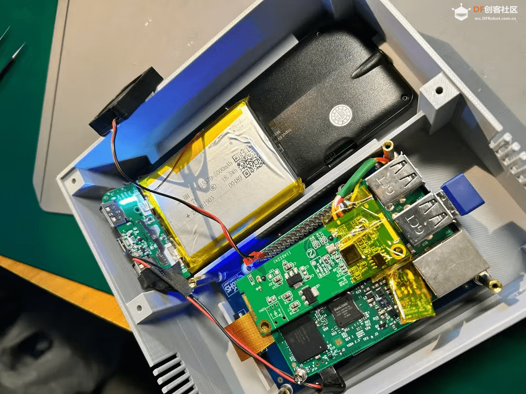 让软体机器人真正“脱绳”运行、智能牙套、防***智...封面1