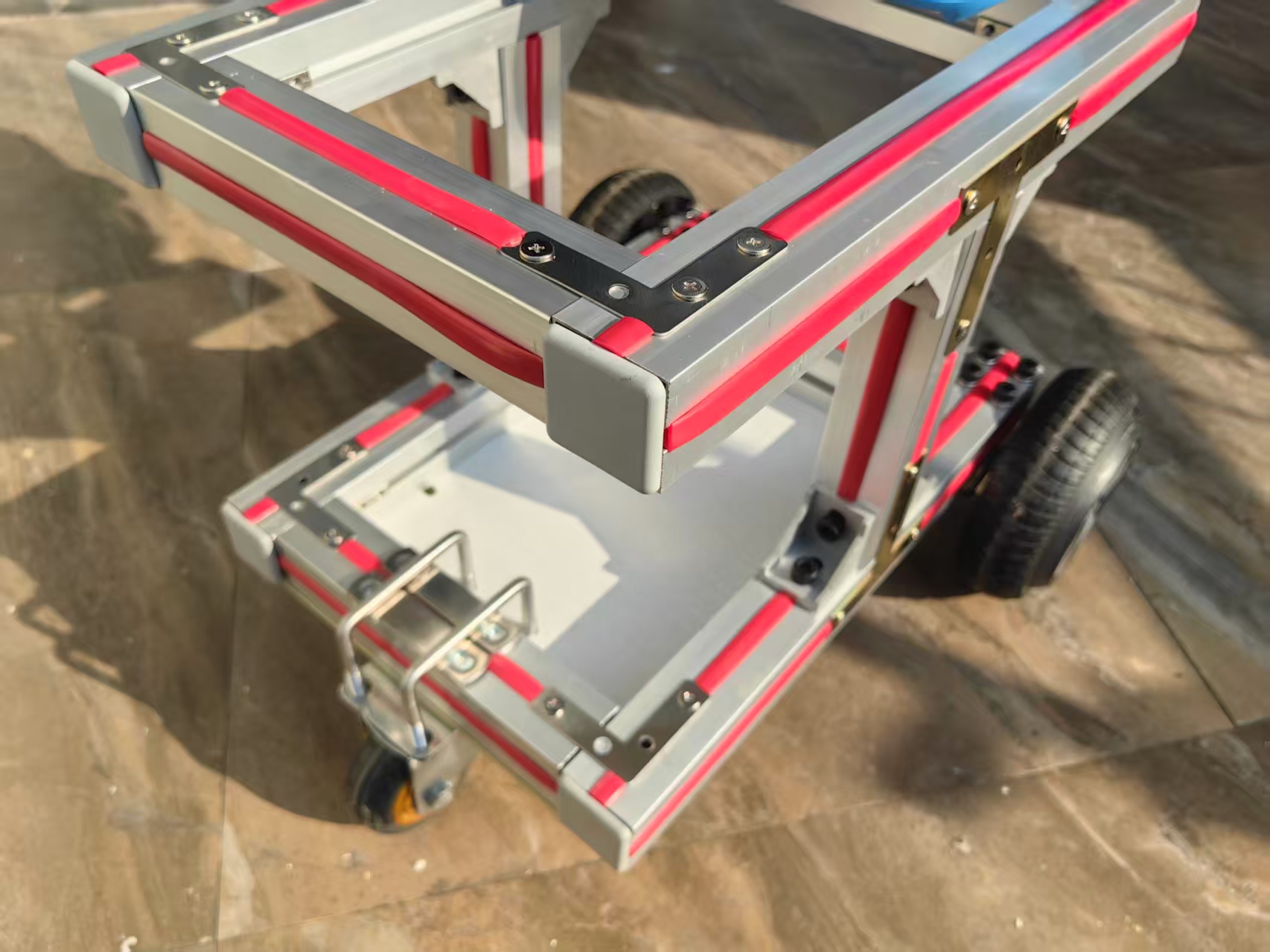 【花雕动手做】搭建6.5 寸轮毂电机4040铝材机器人底盘图2