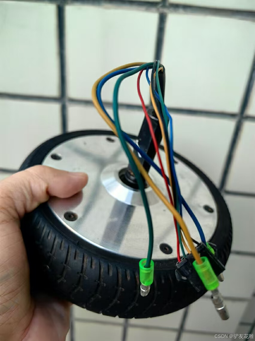 【花雕学编程】使用6.5寸轮毂电机的自动跟随机器人底盘图2