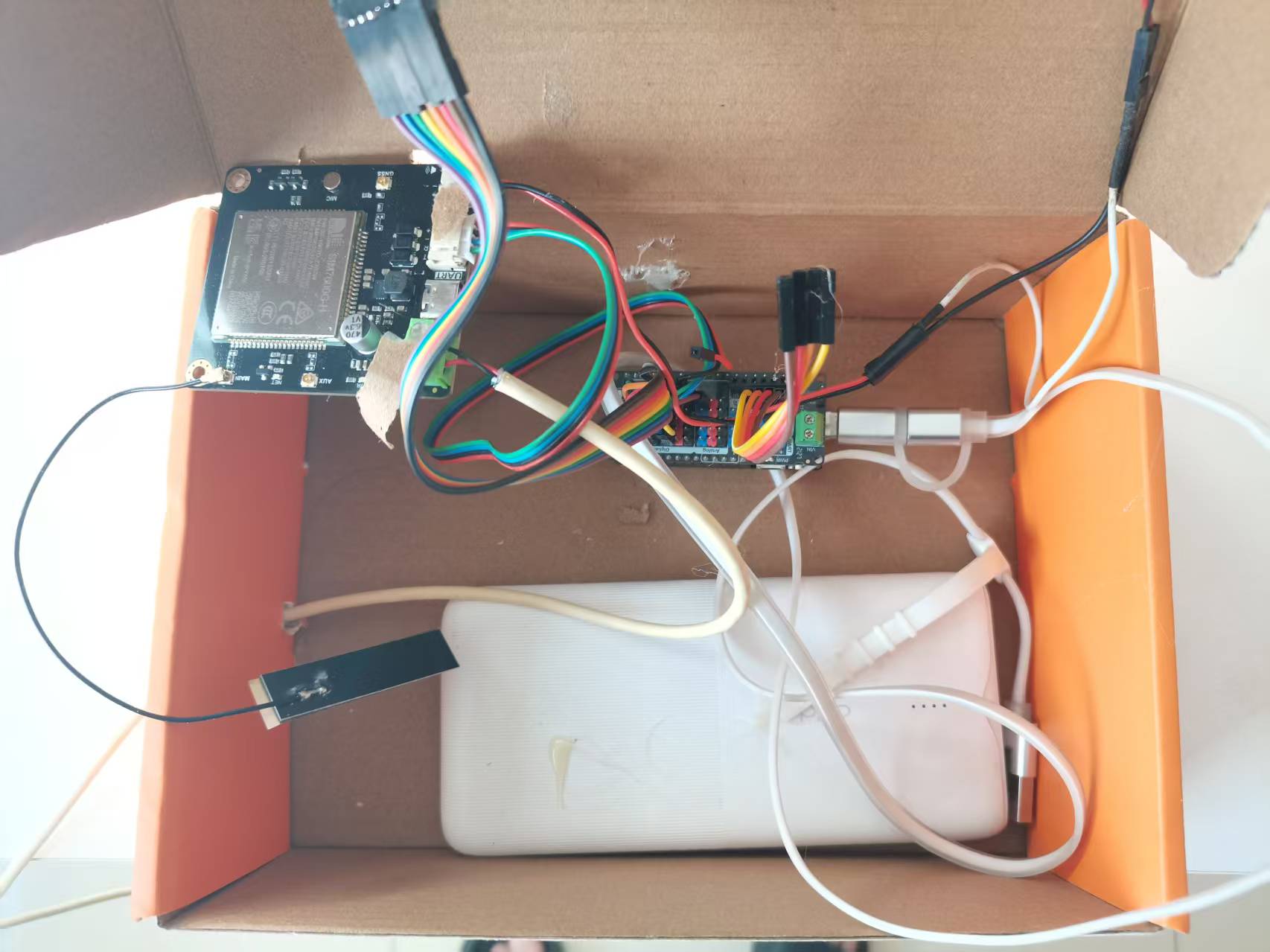 复古与科技的碰撞：基于ESP32和4G模块的简易模拟电话机图2