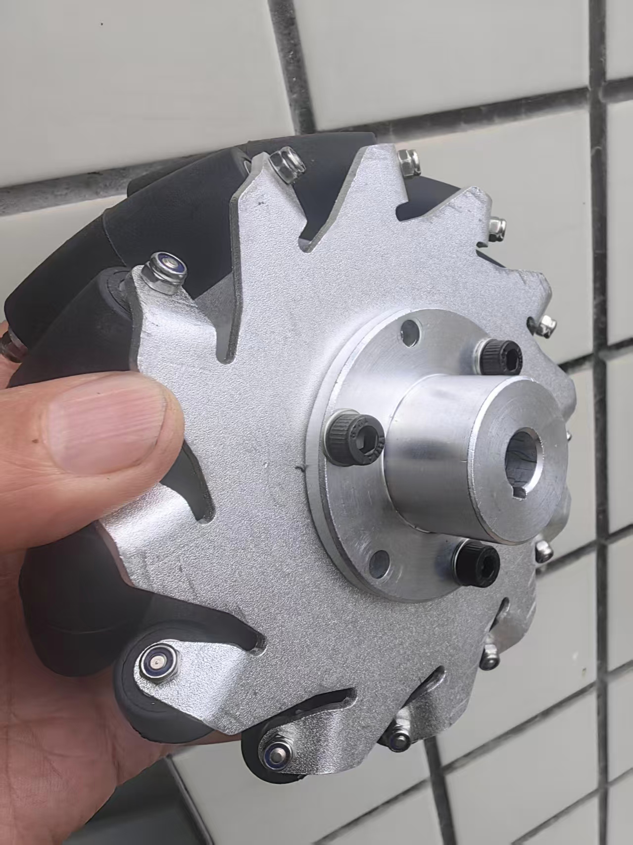 【花雕动手做】拆解 127mm 铝合金创客版全向麦克纳姆轮图2