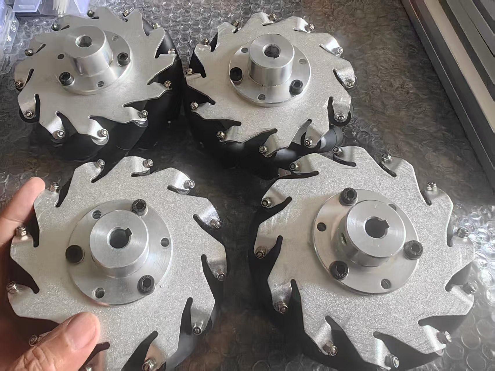 【花雕动手做】拆解 127mm 铝合金创客版全向麦克纳姆轮图2