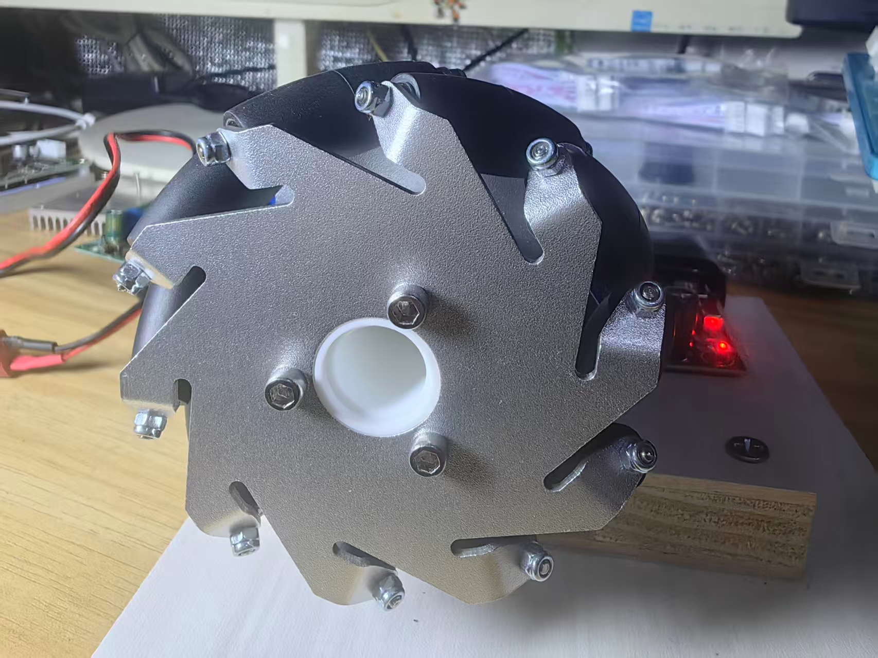 【花雕动手做】测试PWM调速板驱动75mm铝合金麦克纳姆轮图3