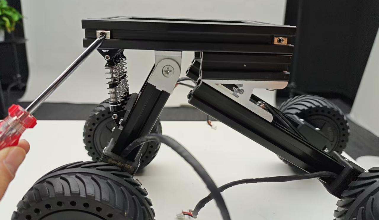 基于 M0601 电机的四轮移动平台装配与结构参考手册图2