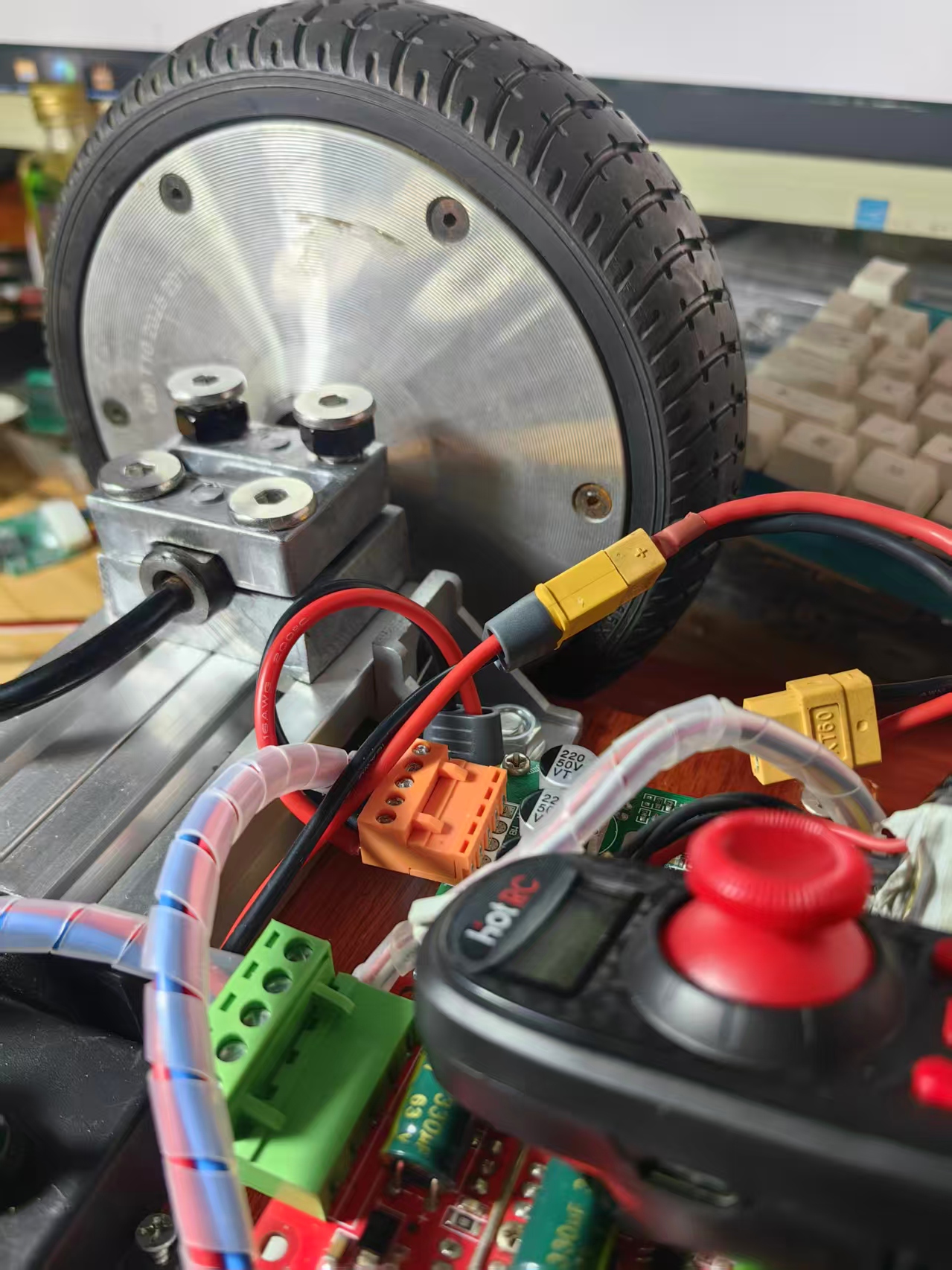 【花雕动手做】六通道遥控6.5寸轮毂电机正反转运行图2