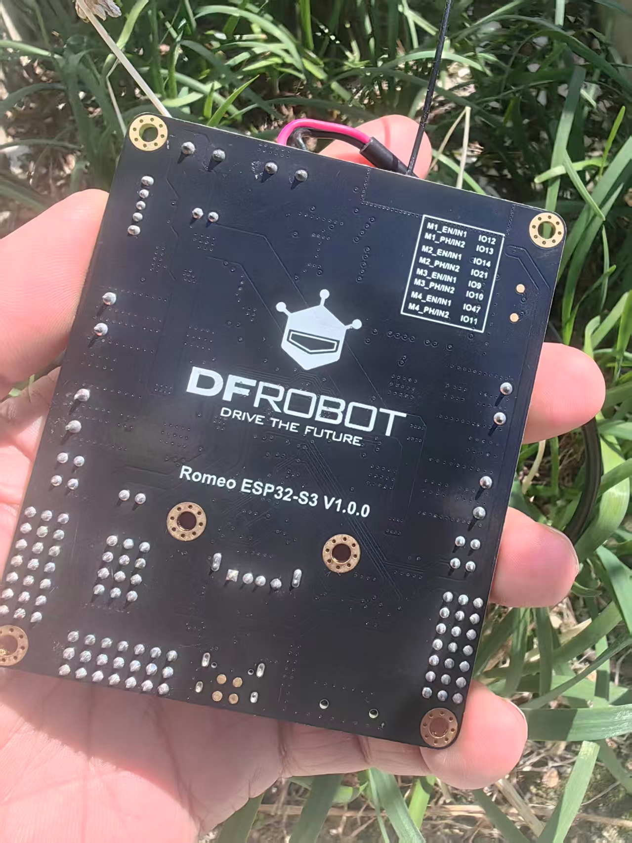 【花雕动手做】远程控制四路电机Romeo ESP32-S3开发控制板图1