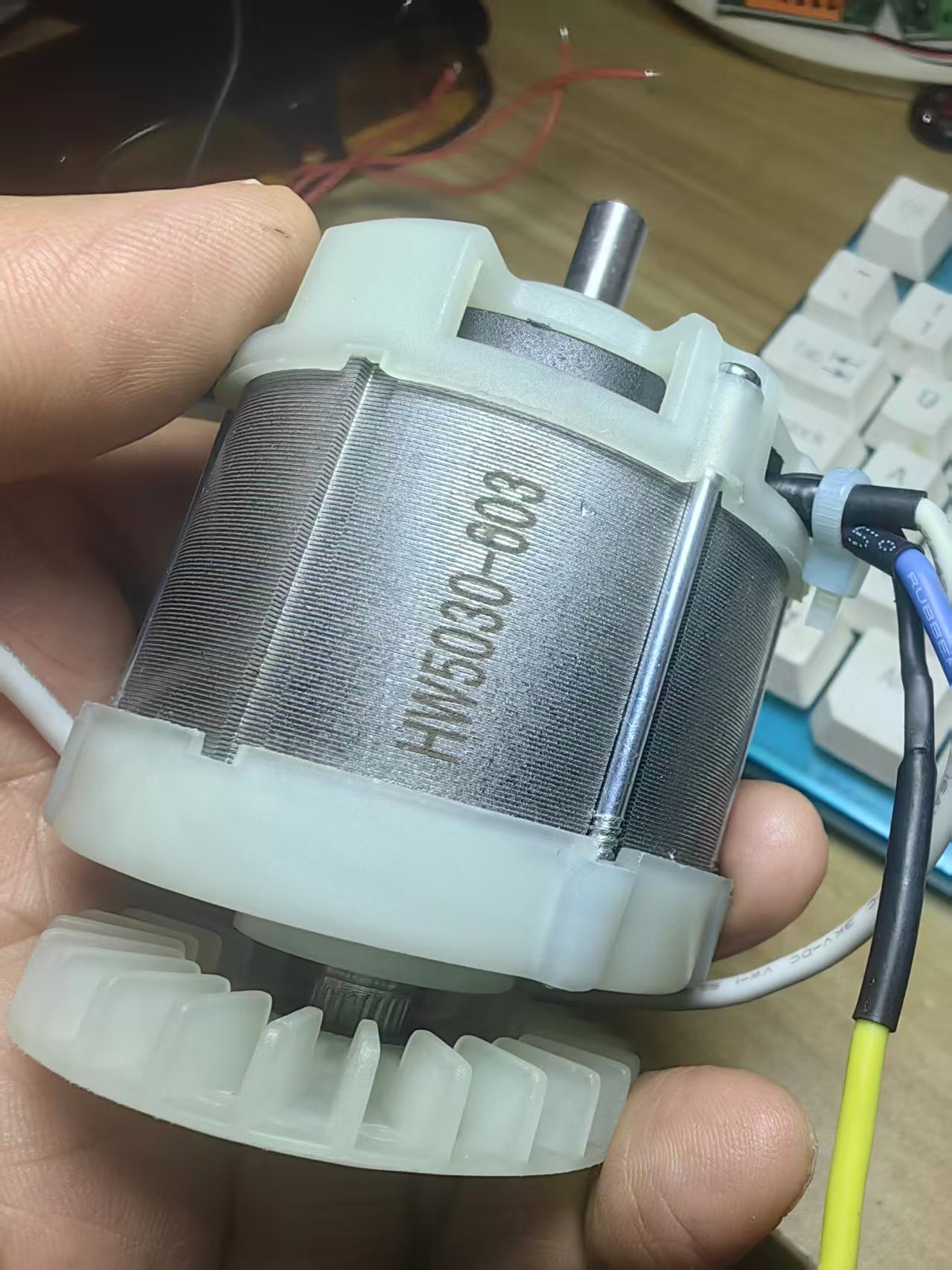 【花雕动手做】5030 钕强磁内转 18V 大功率 800W 无刷电机图1