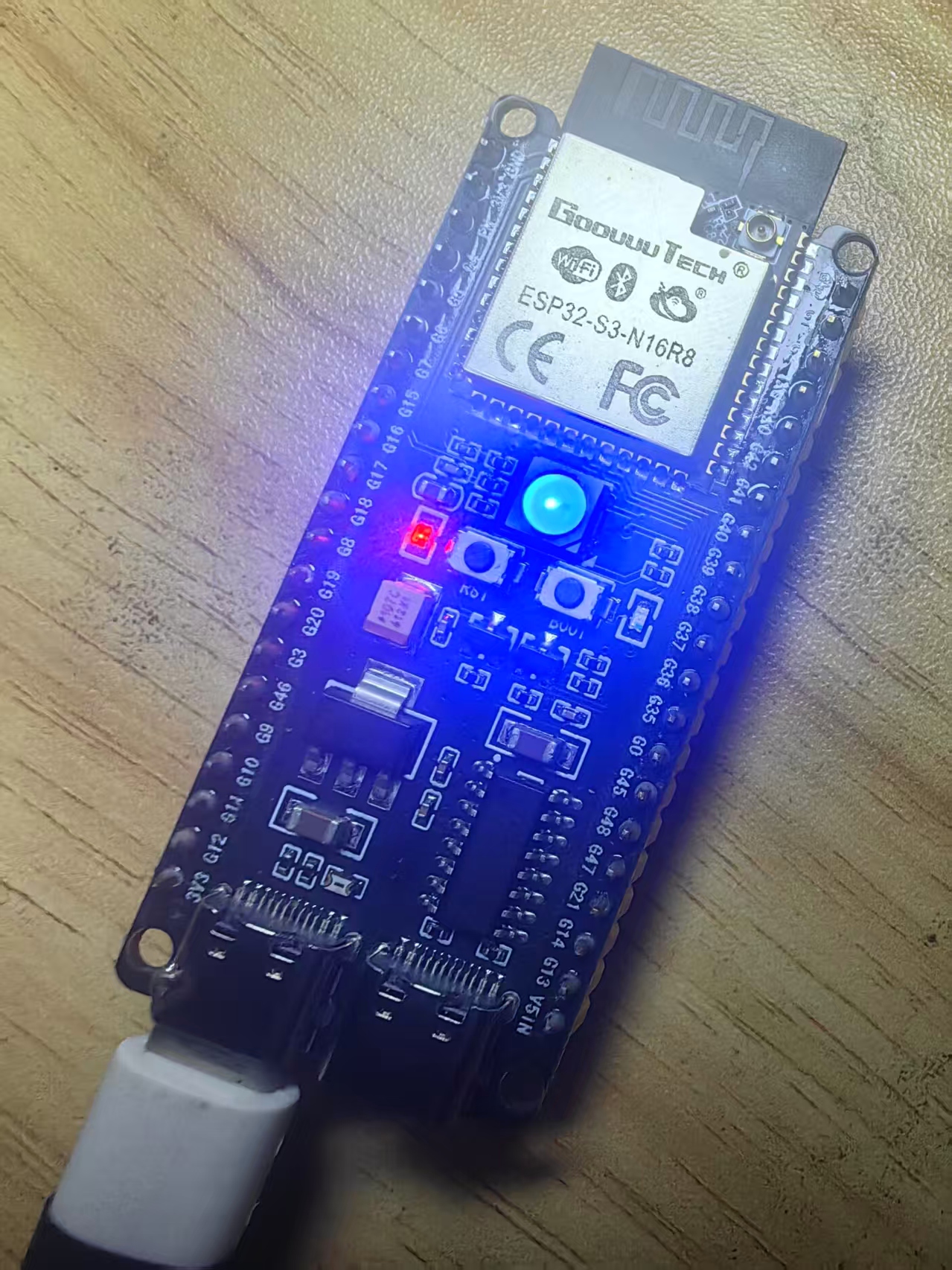 【花雕】ESP32-S3 + MimiClaw 实战：手机飞书控制多色呼吸灯图3
