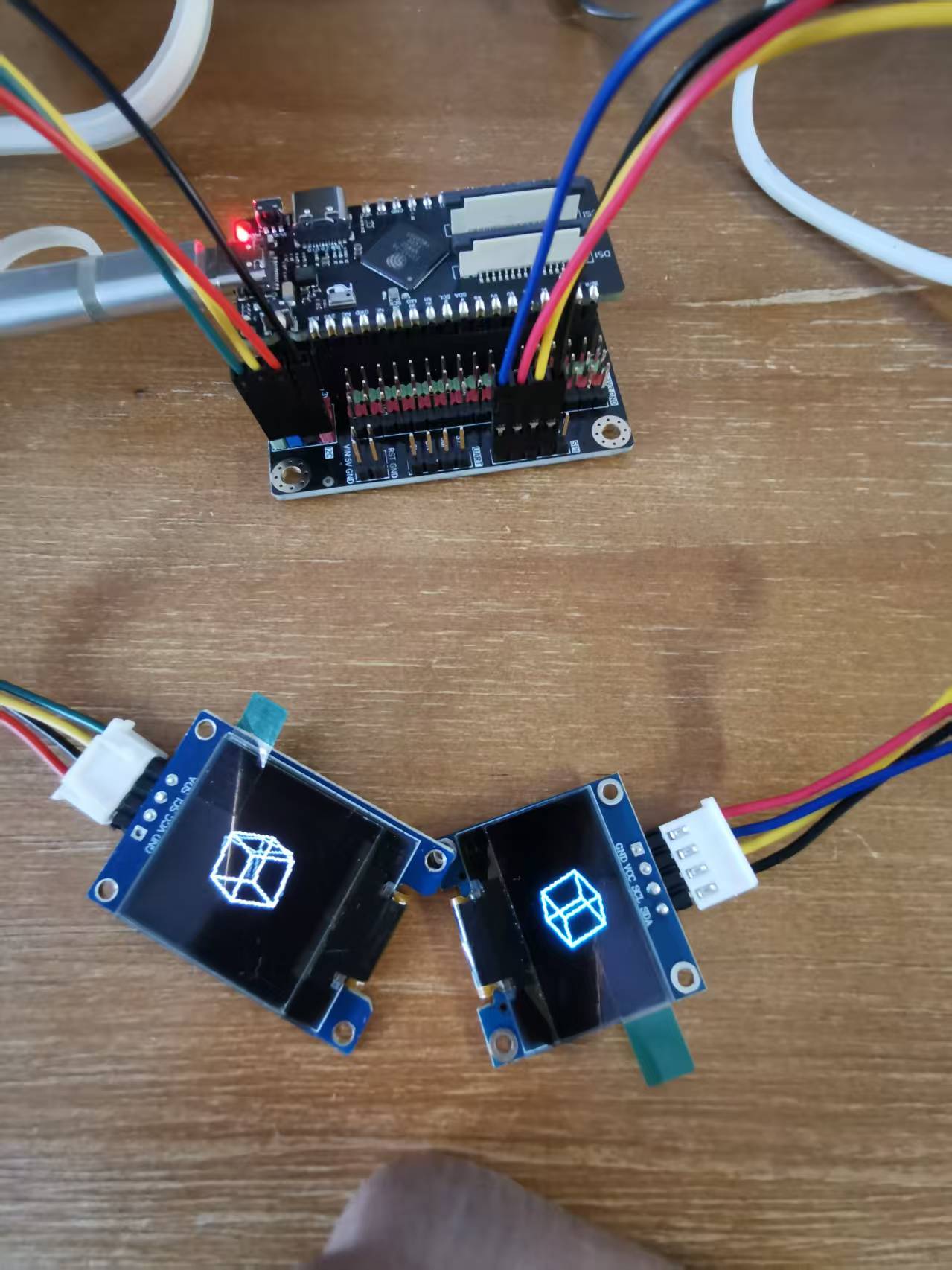 FireBeetle 2 ESP32 P4套装开箱和双OLED屏驱动图3