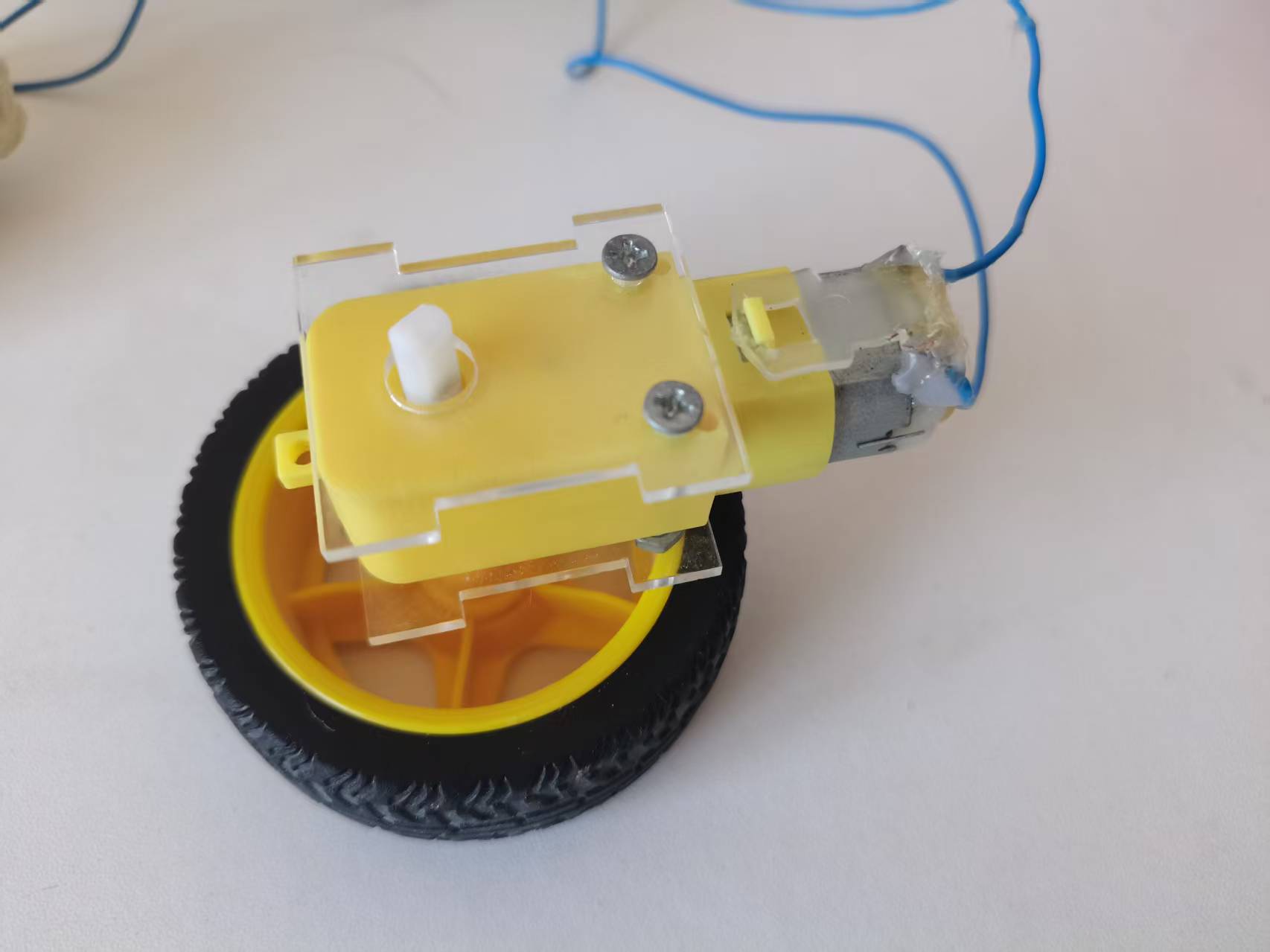 基于 FireBeetle 2 ESP32-P4 + ESP-Claw 四驱车图2