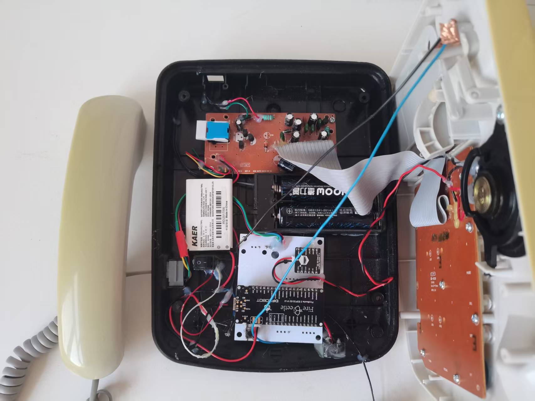 旧电话机“智”变：用ESP32-S3和小智AI打造复古智能电话封面1