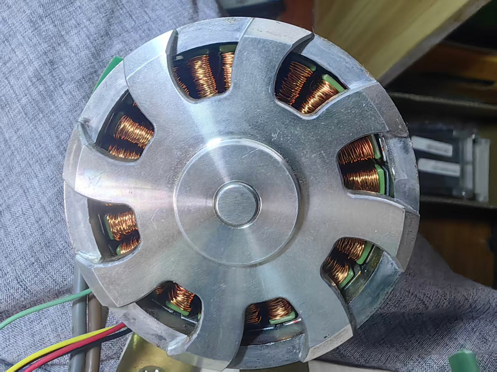 【花雕动手做】NICHIBO BL65E33S 有感 24V 外转子三相无刷...图1