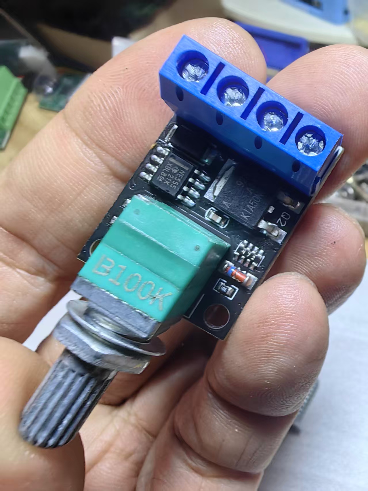 【花雕动手做】PWM 直流电机 5V-16V 调速器10A开关功能模块图1