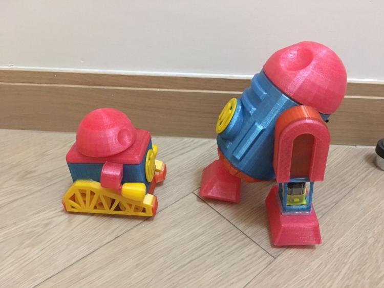 STEM教育 · 造一个星球大战的劳模R2D2_image_3.webp