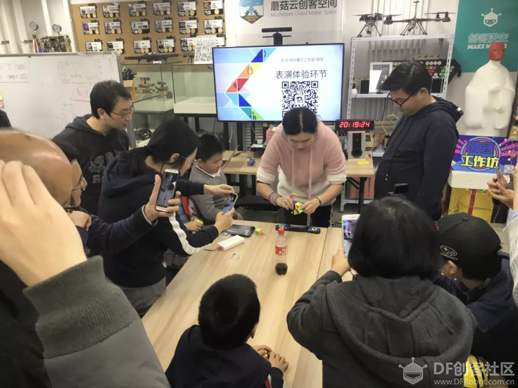 STEM教育 · 魔方还原技巧与竞速运动_image_9.webp
