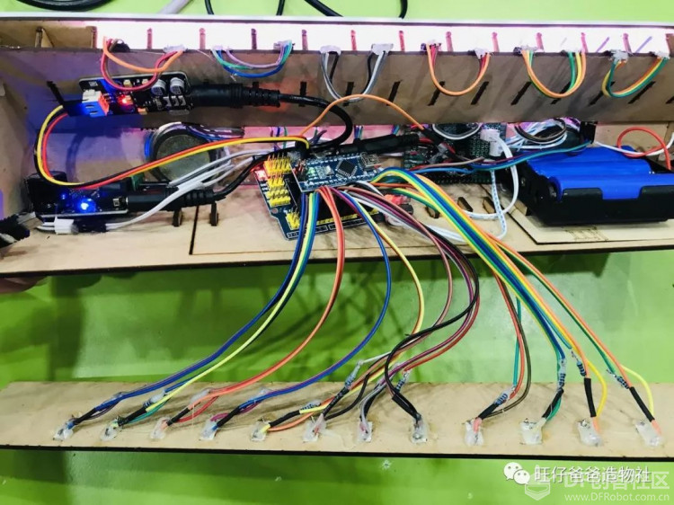 STEM教育 · 手工制作电子钢琴：从设计到编程_image_6.webp
