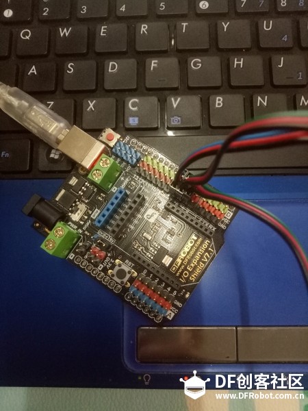 STEM教育 · 交通警示灯 - 学习科技学堂王文涛老师作品_image_6.webp