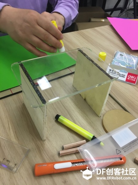STEM教育 · 基于造物粒子套件的智能课桌制作_image_6.webp