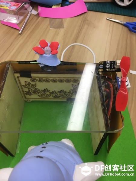 STEM教育 · 基于造物粒子套件的智能课桌制作_image_33.webp