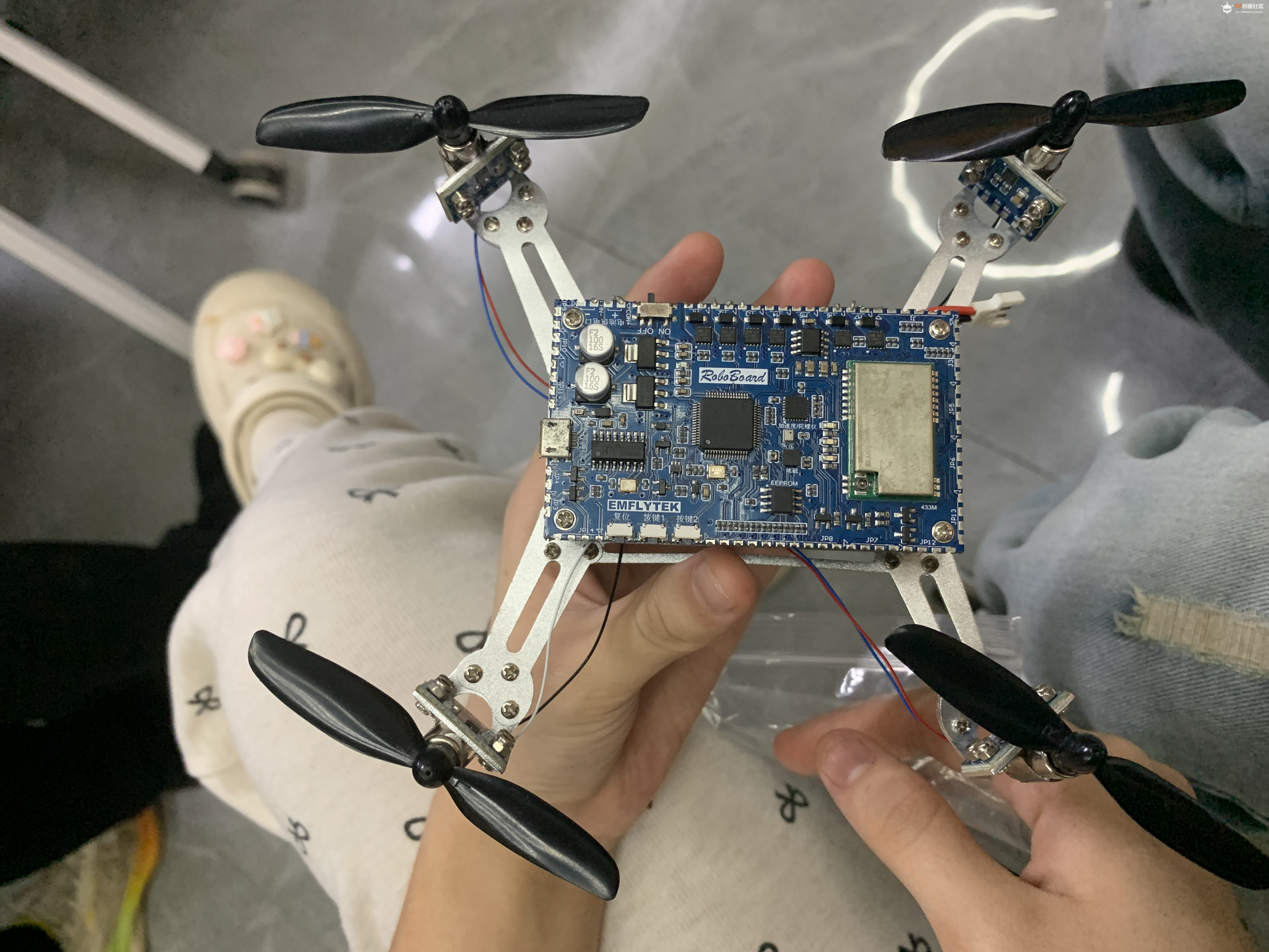 飞行器与遥控器调频连接指南_image_3.webp