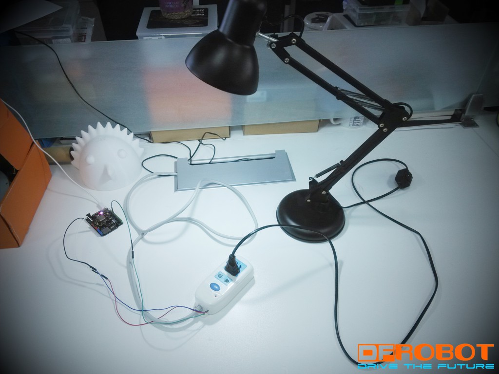 WiDo WiFi物联网主控器 · 远程网络控制台灯_image_3.webp