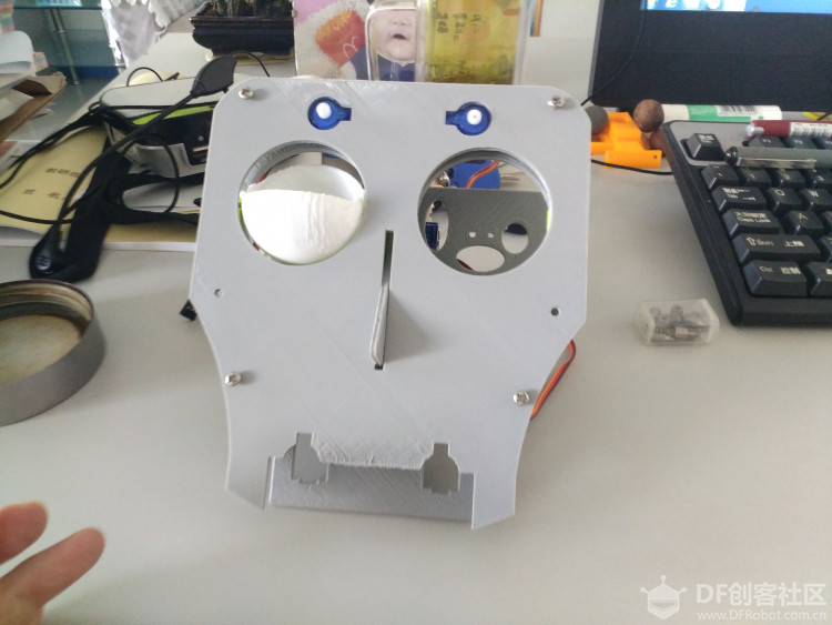 STEM教育 · Fritz表情机器人：实现眨眼、动嘴、动眉毛等特效_image_6.webp