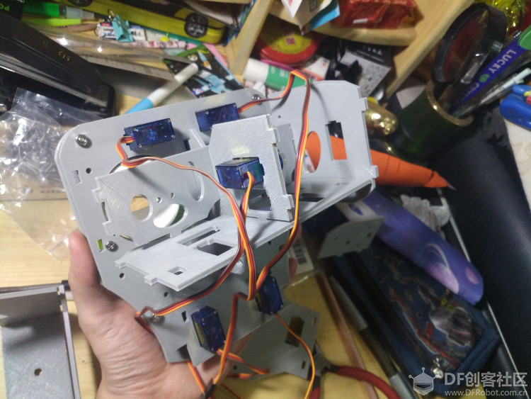 STEM教育 · Fritz表情机器人：实现眨眼、动嘴、动眉毛等特效_image_21.webp
