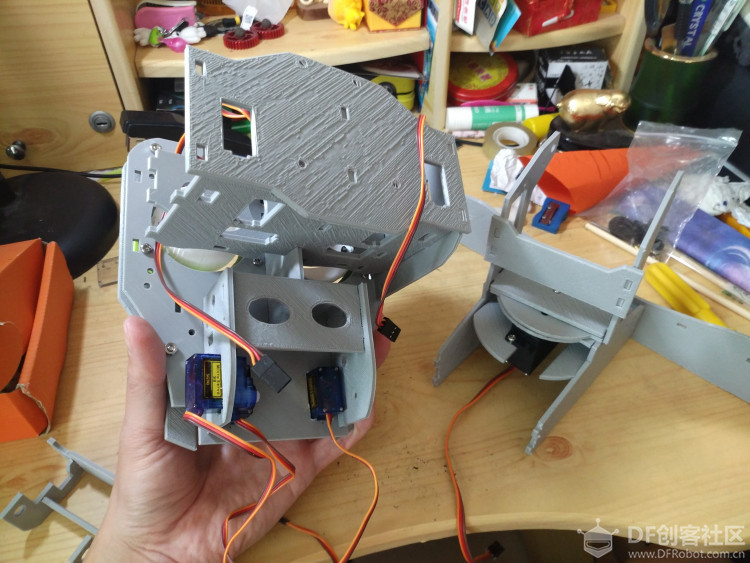 STEM教育 · Fritz表情机器人：实现眨眼、动嘴、动眉毛等特效_image_24.webp