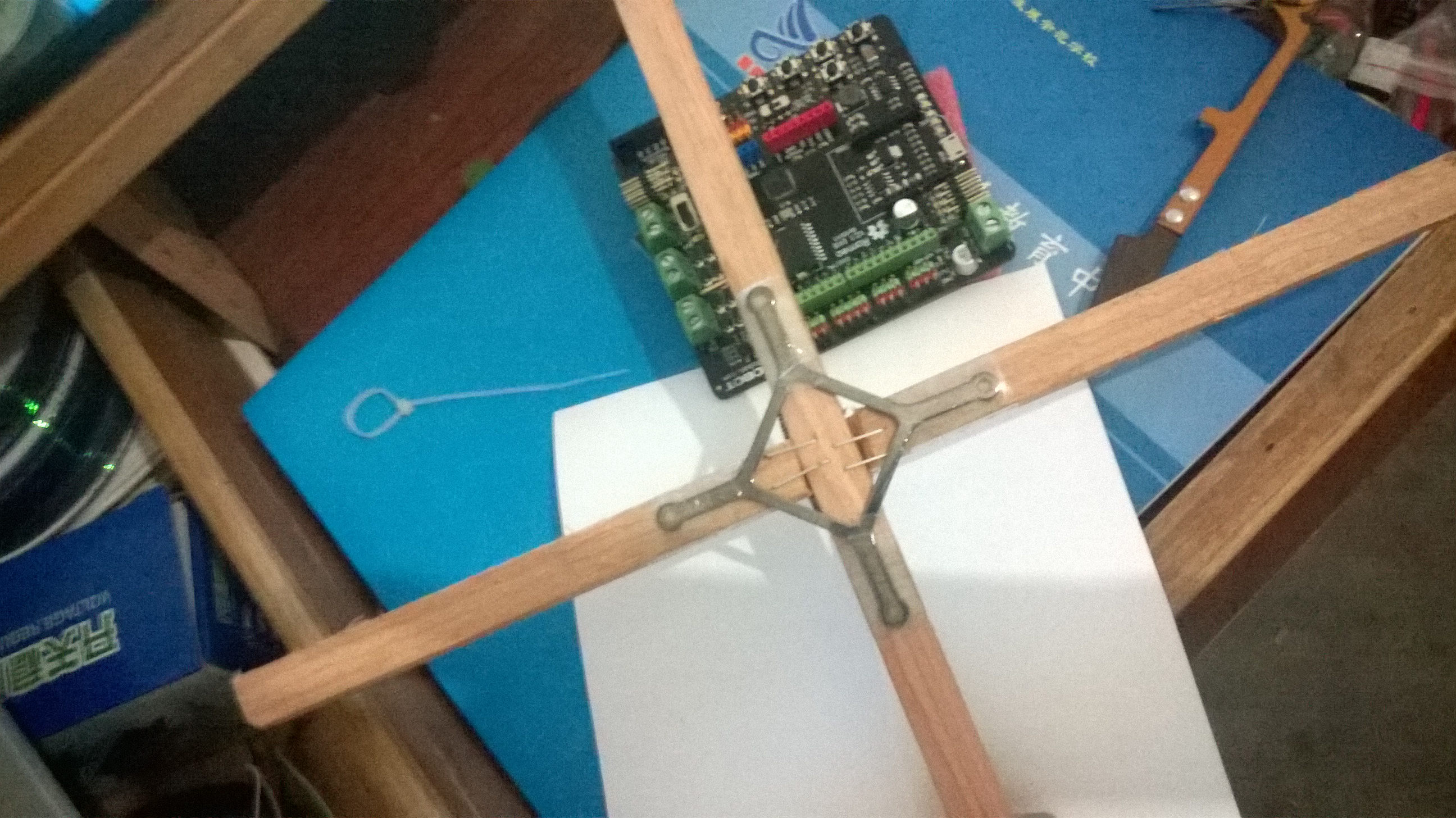 低成本四轴飞行器DIY > 用简单材料实现_image_12.webp