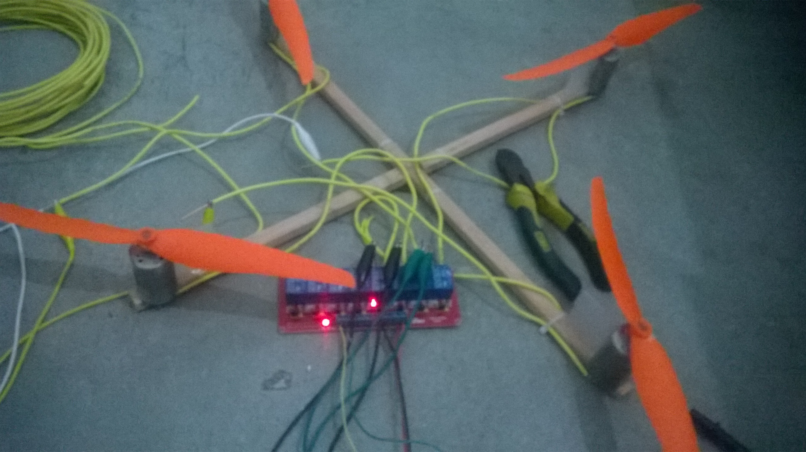 低成本四轴飞行器DIY > 用简单材料实现_image_54.webp