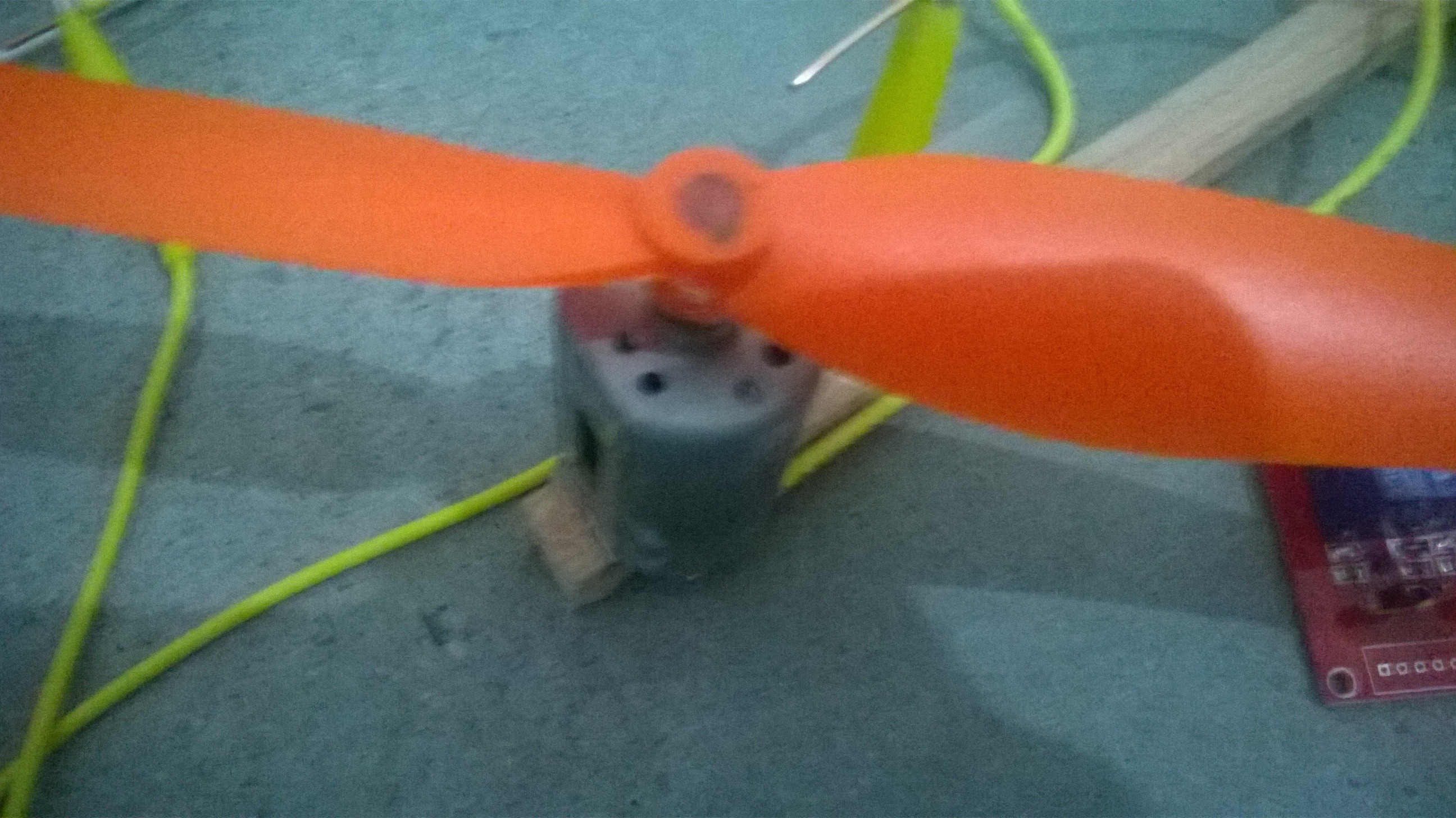 低成本四轴飞行器DIY > 用简单材料实现_image_57.webp