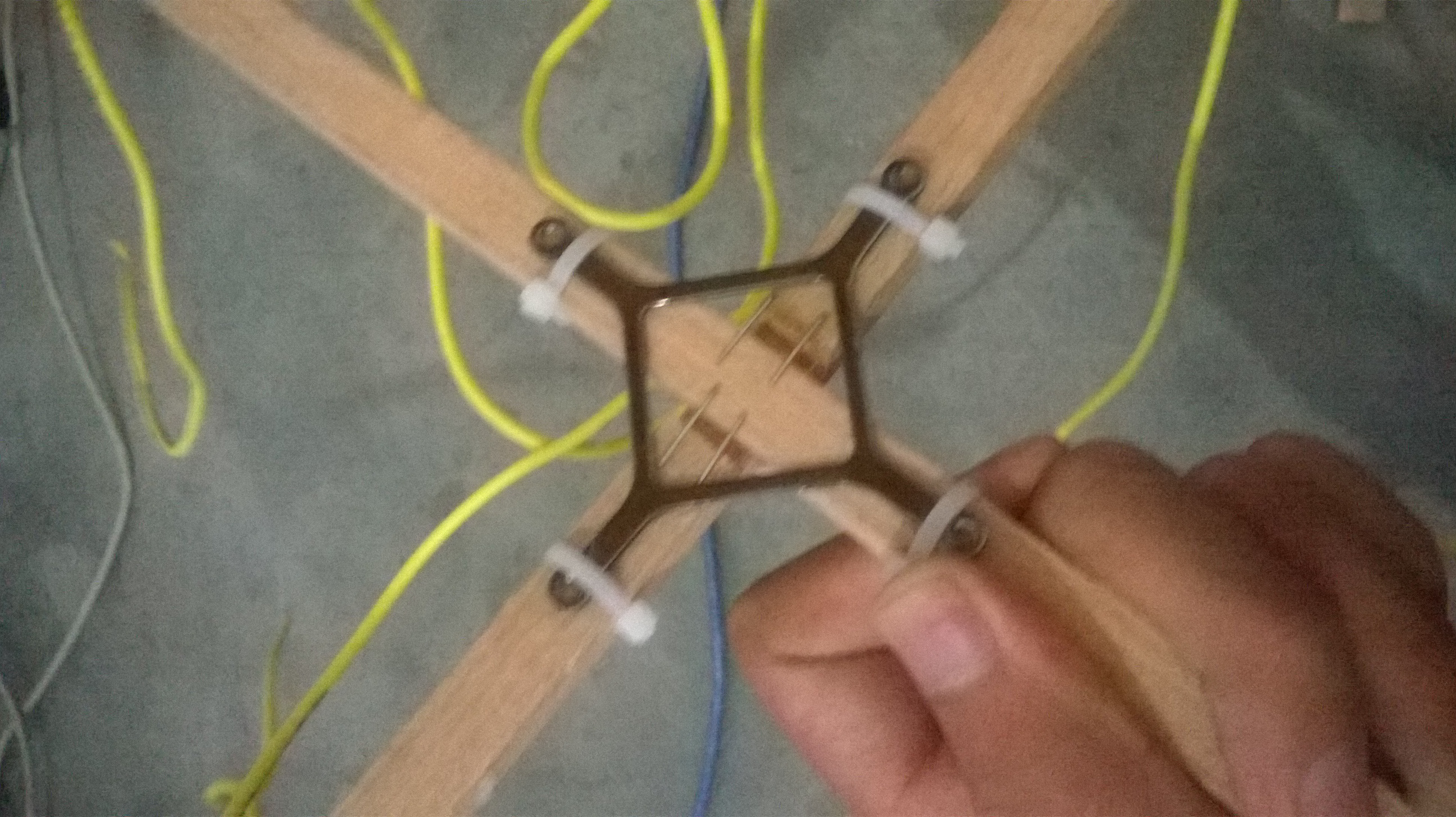 低成本四轴飞行器DIY > 用简单材料实现_image_84.webp