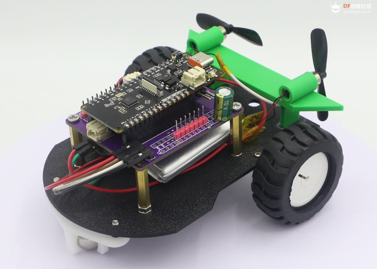 STEM教育 · FireBeetle 2 ESP32 C6 体感控制飞行汽车_image_3.webp