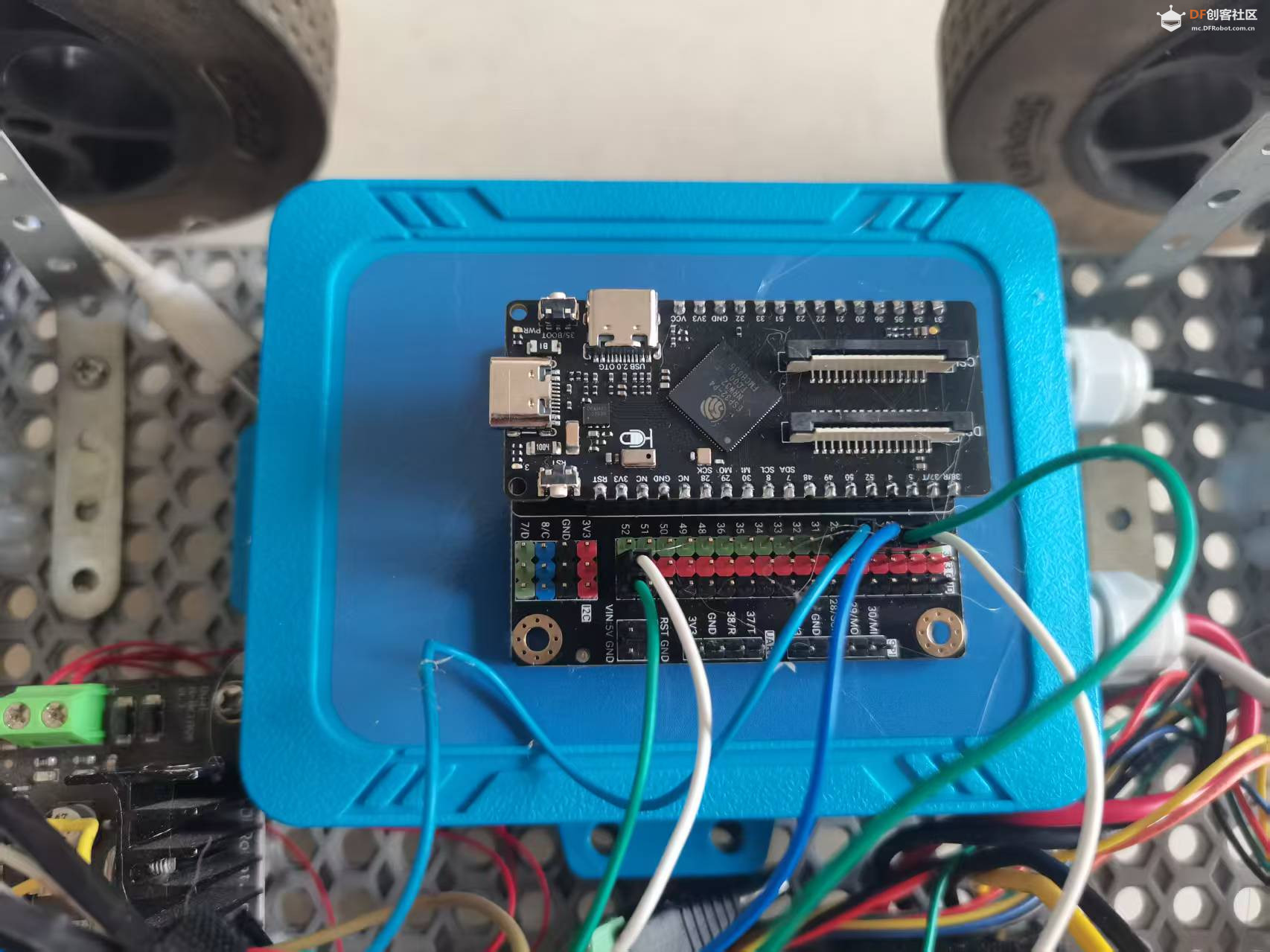 太阳能车 · DFRobot FireBeetle 2 ESP32 P4_image_3.webp