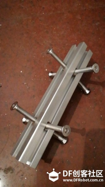 拆迁队 · 造机方案：轻松上手的机器人建造指南_image_3.webp